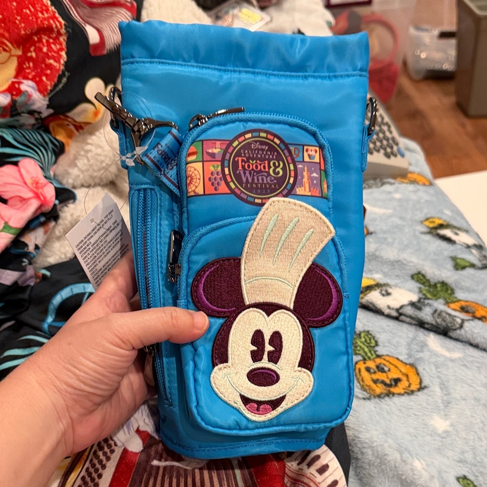 Brand new lug Disney Parks 2025 DCA Food and Wine Festival water bottle holder